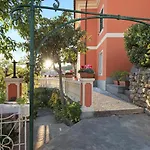 Appartamento Trilocale In 5
