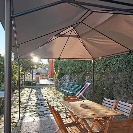 Trilocale In 5 Apartment Varazze